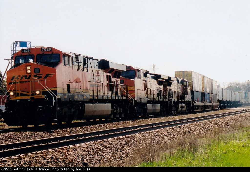 BNSF 7629 West